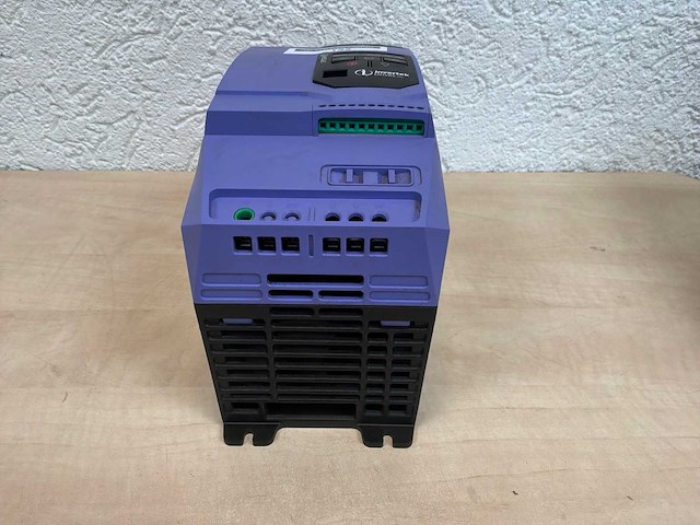 Invertek optidrive e2 frequentieregelaar - afbeelding 2 van  3