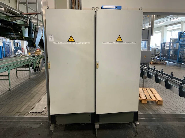 Inverter - circa 1600x450x2300 - afbeelding 1 van  26
