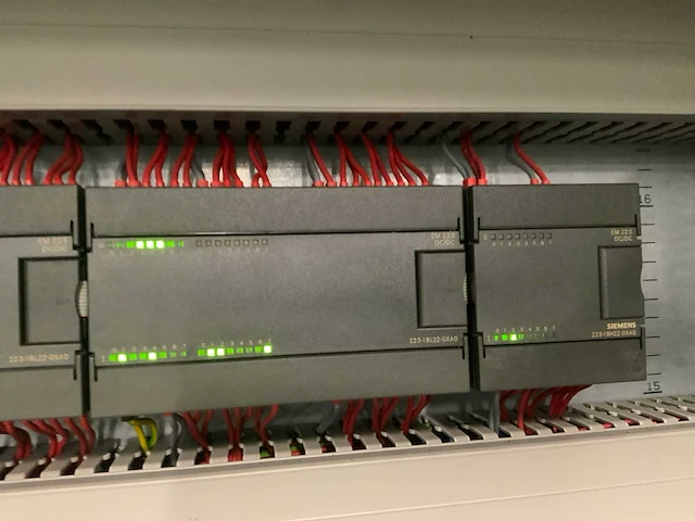 Inverter - circa 1600x450x2300 - afbeelding 22 van  26