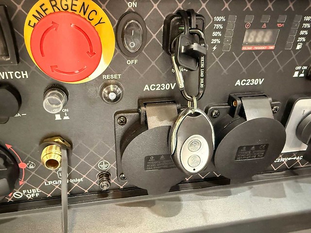 Inverter km18000ie -13000 w continuvermogen - switch-on benzine/lpg/aardgas - 2026 - afbeelding 6 van  9