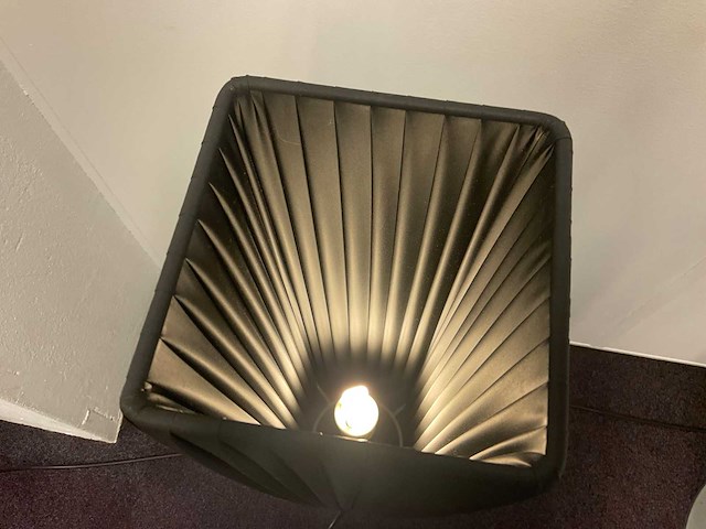 Invicta interior c50 vloerlamp - afbeelding 3 van  3