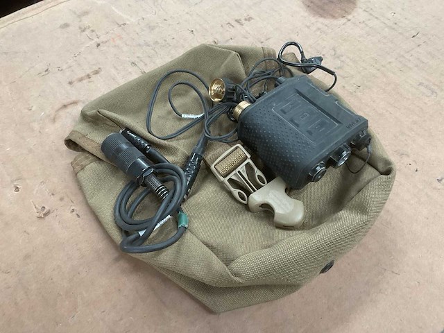 Invisio nv-x50 tactisch communicatiesysteem - afbeelding 1 van  5
