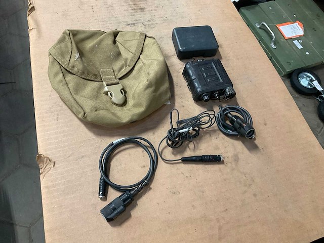 Invisio veldcommunicatie set - afbeelding 3 van  6