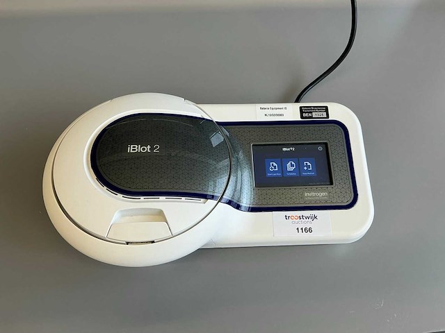 Invitrogen ib21001 iblot-2 geltransplantatieapparaat - afbeelding 1 van  9