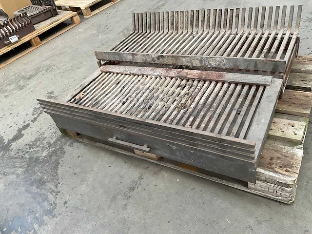 Inzetkorf voor houthaard - afbeelding 2 van  4