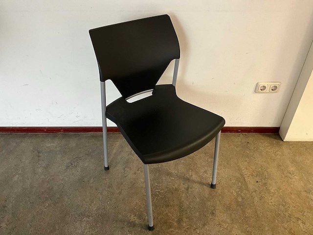 Ioko tratzoki stapelbare design stoel (25x) - afbeelding 1 van  5