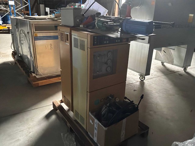 Ionzuivere gedemineraliseerde watermachine - afbeelding 3 van  8