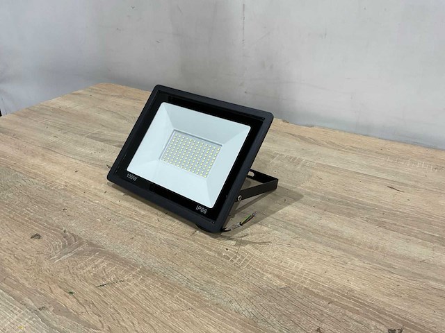 Ip66 - led breedstraler 100 watt (3x) - afbeelding 1 van  7
