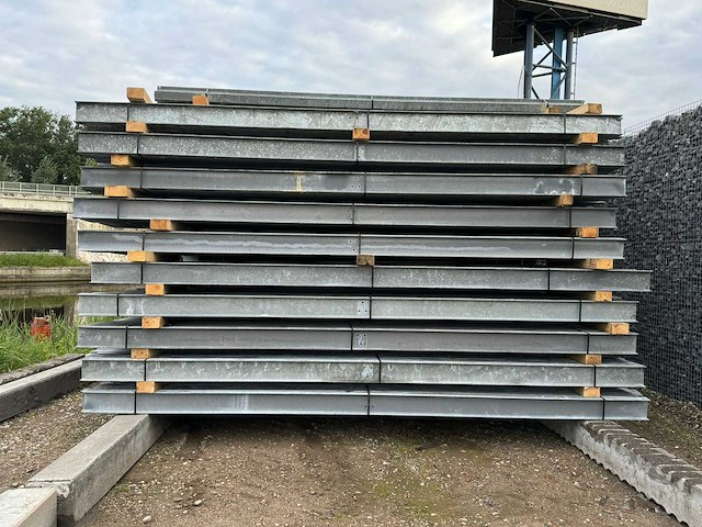Ipe 180 stalen balk (10x) - afbeelding 1 van  5