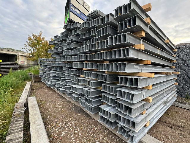 Ipe 180 stalen balk (60x) - afbeelding 2 van  5