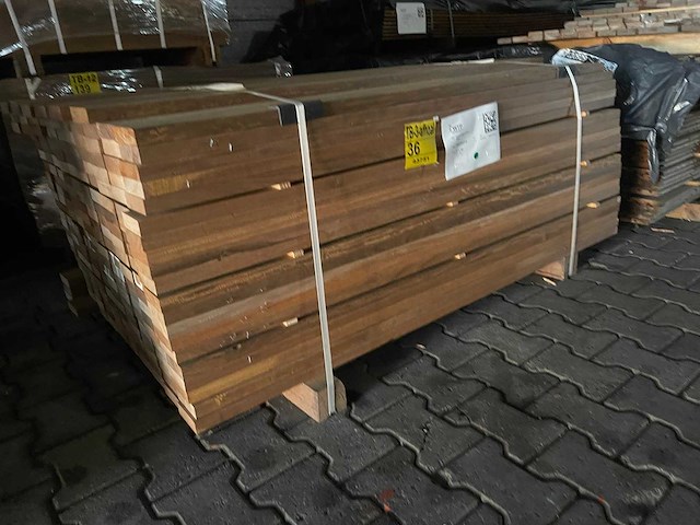 Ipé country grade planken geschaafd 1550x90x27mm (207x) - afbeelding 2 van  3