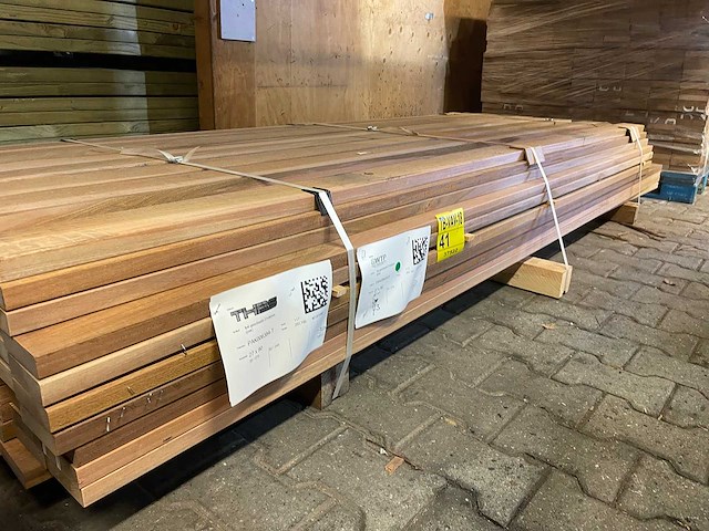 Ipé country grade planken geschaafd 2450-2750x90x27mm (108x) - afbeelding 1 van  3