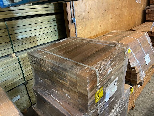 Ipé country grade planken geschaafd 650-950x90x27mm (432x) - afbeelding 1 van  3