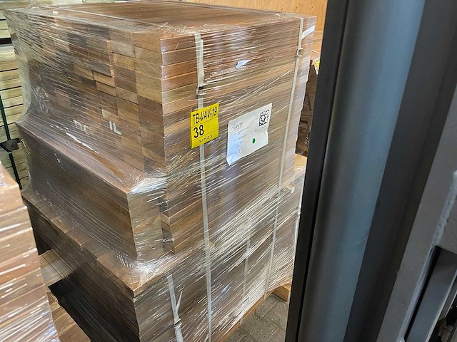 Ipé country grade planken geschaafd 650-950x90x27mm (432x) - afbeelding 2 van  3