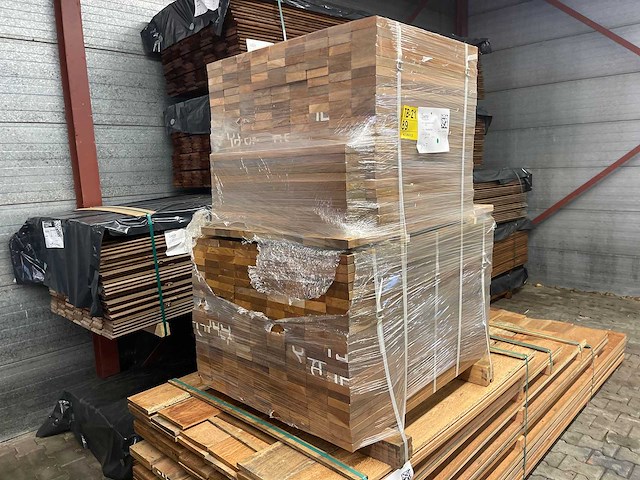 Ipé country grade planken geschaafd 650-950x90x27mm (432x) - afbeelding 2 van  3