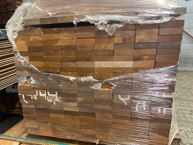 Ipé country grade planken geschaafd 650-950x90x27mm (432x) - afbeelding 3 van  3