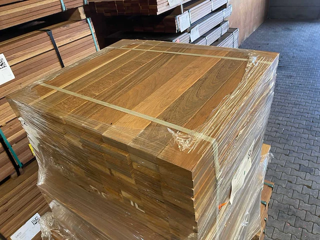 Ipé country grade planken geschaafd 650-950x90x27mm (432x) - afbeelding 1 van  3