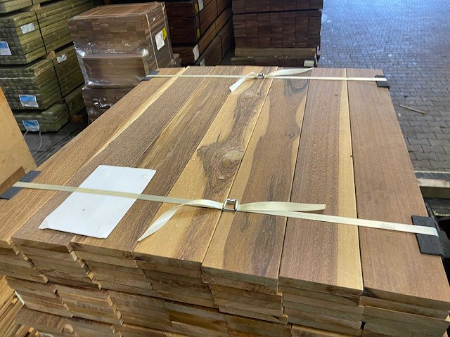Ipé country grade planken geschaafd 950x120x21mm (182x) - afbeelding 1 van  3
