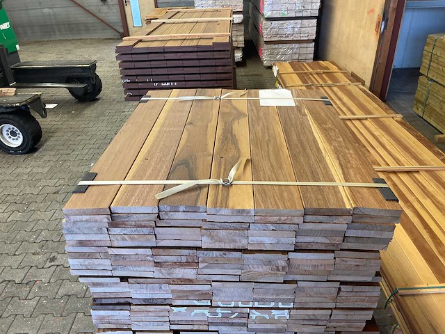 Ipé country grade planken geschaafd 950x120x21mm (182x) - afbeelding 1 van  3