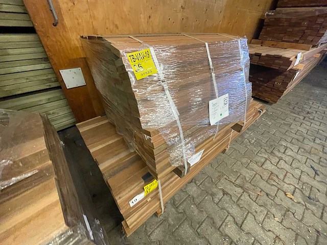 Ipé country grade planken geschaafd 950x90x27mm (207x) - afbeelding 2 van  3