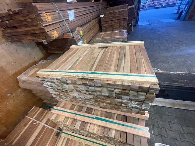 Ipé latten geschaafd 650x45x21mm (289x) - afbeelding 1 van  3