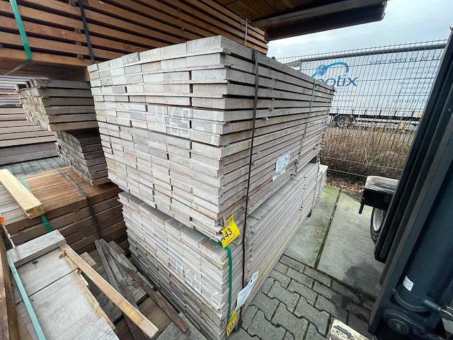 Ipé planken fijnbezaagd 1850x130x27mm (133x) - afbeelding 2 van  3