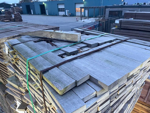 Ipé planken fijnbezaagd 350-950x80x27mm (808x) - afbeelding 3 van  3