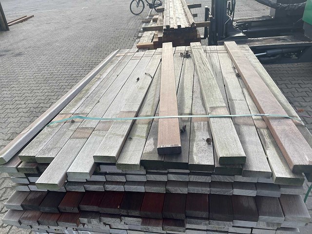 Ipé planken geschaafd 1250x70x25mm (252x) - afbeelding 1 van  3