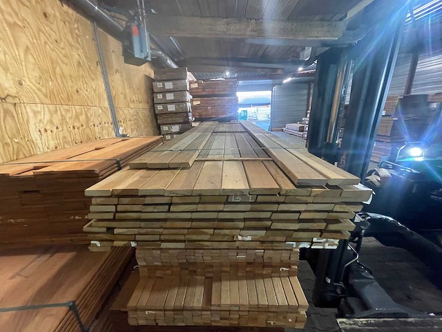 Ipé rhombus profiel 2450-2750x88x21mm (105x) - afbeelding 1 van  3