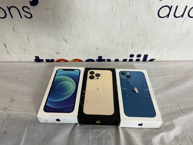 Iphone 12 blauw | iphone 13 pro gold | iphone 13 blauw - afbeelding 1 van  3