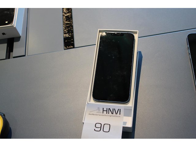 Iphone 13 blue model 2633, 128 gb. bouwjaar 06-2024. enkele gebruiksporen. - afbeelding 1 van  2