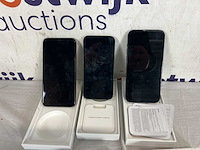 Iphone 13 groen| iphone 11 pro max| iphone 15 zwart - afbeelding 2 van  2