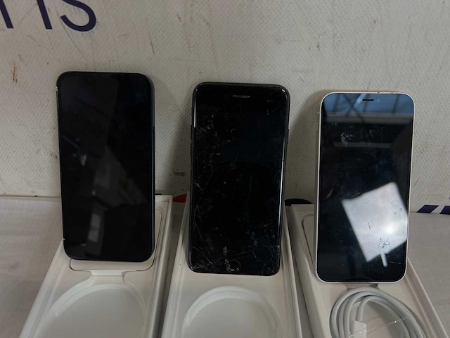 Iphone 13 mini| iphone 8 zwart| iphone 12 mini - afbeelding 2 van  2