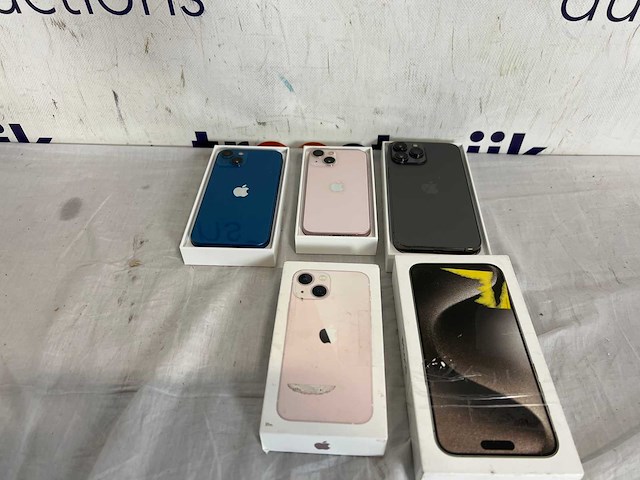 Iphone 13 mini roze| iphone 13 blauw| iphone 15 pro max - afbeelding 1 van  2