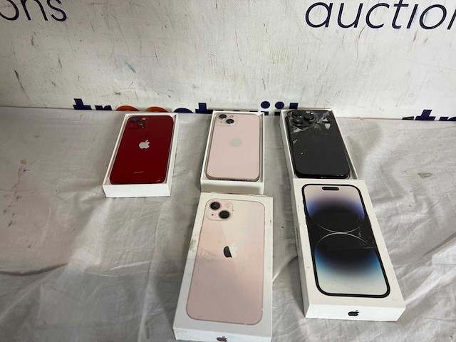 Iphone 13 rood | iphone 13 roze | iphone 14 pro - afbeelding 1 van  2