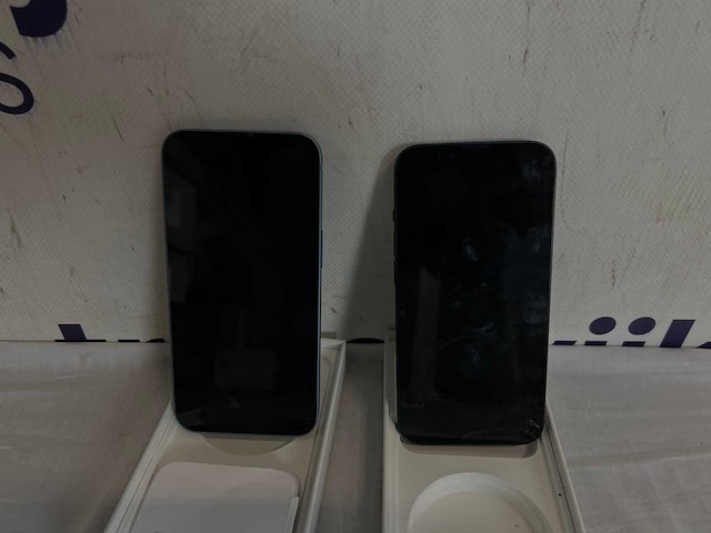 Iphone 14 blauw | iphone 14 zwart - afbeelding 3 van  3