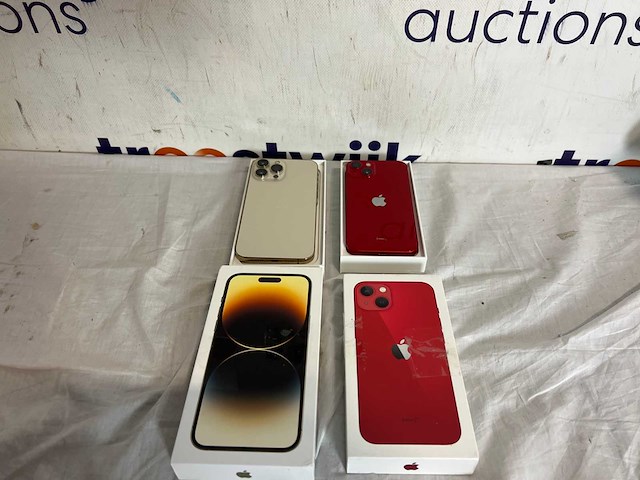 Iphone 14 pro max gold | iphone 13 rood - afbeelding 1 van  2