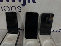 Iphone 15 pro max| iphone 14 roze| iphone 13 zwart - afbeelding 2 van  2
