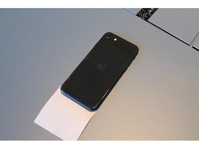 Iphone se bouwjaar 2020. - afbeelding 2 van  2