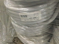 Ips - pallet met flexibele elektriciteits slangen - afbeelding 4 van  5