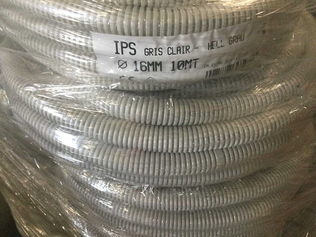 Ips - pallet met flexibele elektriciteits slangen - afbeelding 4 van  6
