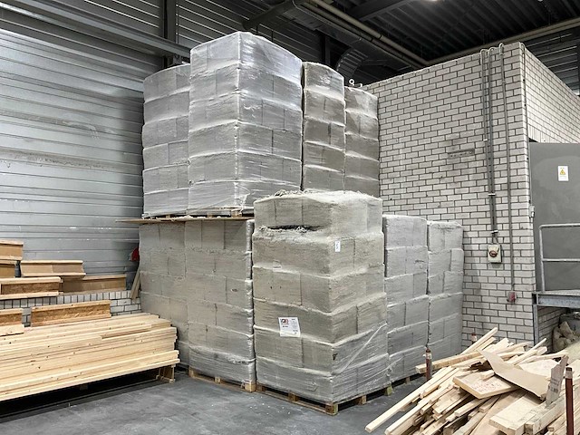 Iq3 big bale pallets cellulose isolatie (15x) - afbeelding 1 van  7