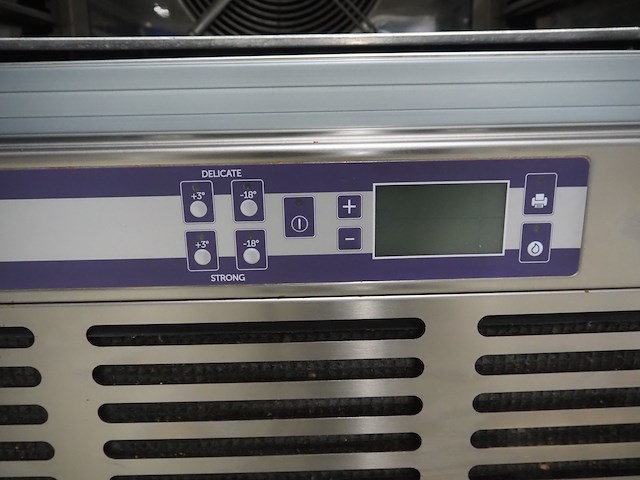 Irinox - afbeelding 8 van  9