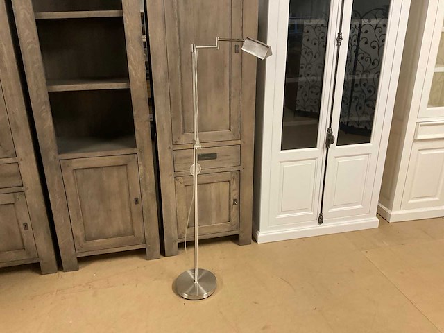 Iro vloerlamp - afbeelding 1 van  8