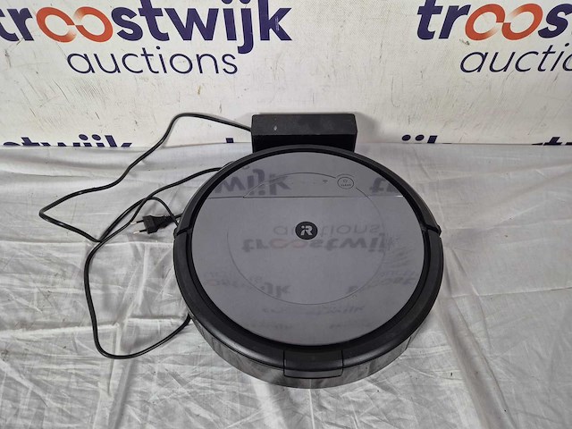 Irobot® roomba® combo 1138 robotstofzuiger met dweilfunctie - afbeelding 1 van  1