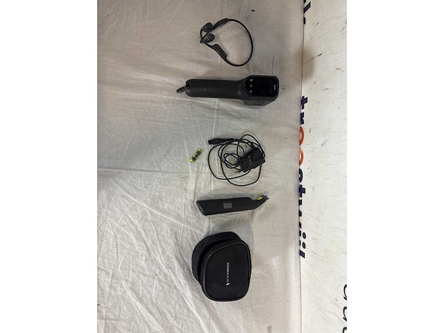 Irobot roomba j7 | shokz oordopjes | philips oneblade | ooni thermometer | remington scheerapparaat - afbeelding 1 van  3