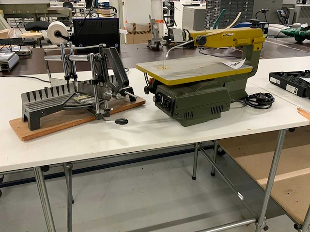 Ironside, proxxon zaagmachine en handzaag (2x) - afbeelding 1 van  9
