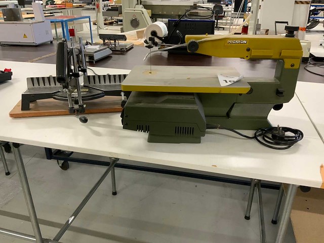 Ironside, proxxon zaagmachine en handzaag (2x) - afbeelding 3 van  9