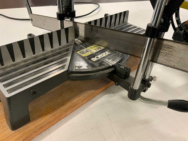 Ironside, proxxon zaagmachine en handzaag (2x) - afbeelding 6 van  9