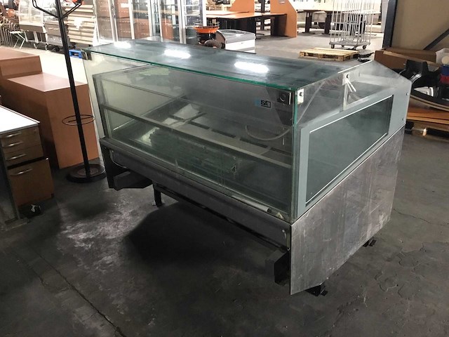 Isa - schepijs vitrine - afbeelding 1 van  5